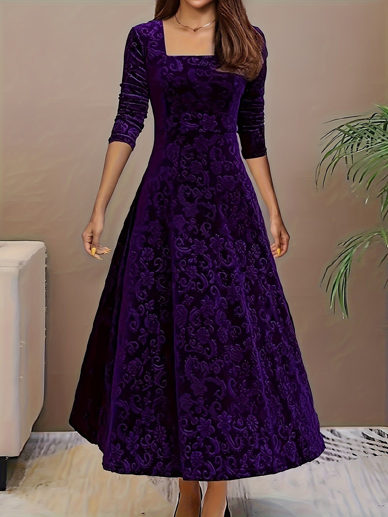 Robe en viscose pour femme VelvetBloom à col carré | Motif floral pour chaque saison