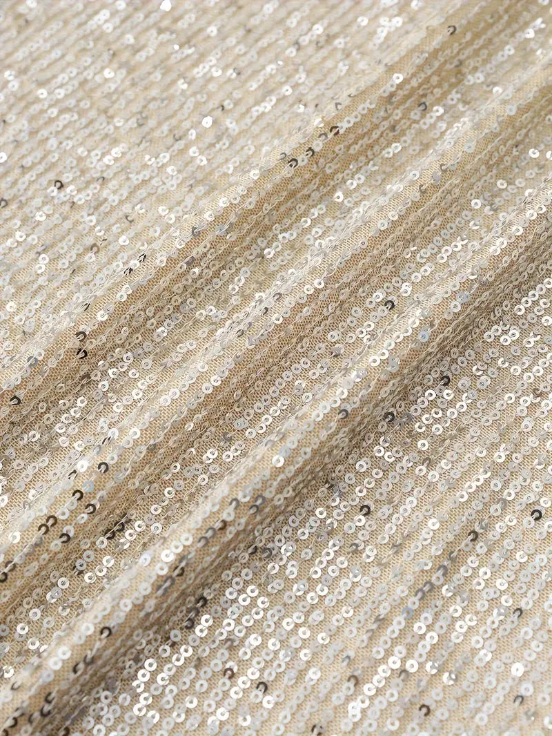 Robe à paillettes GlamLuxe avec éléments contrastés | Élégance et glamour pour les occasions spéciales