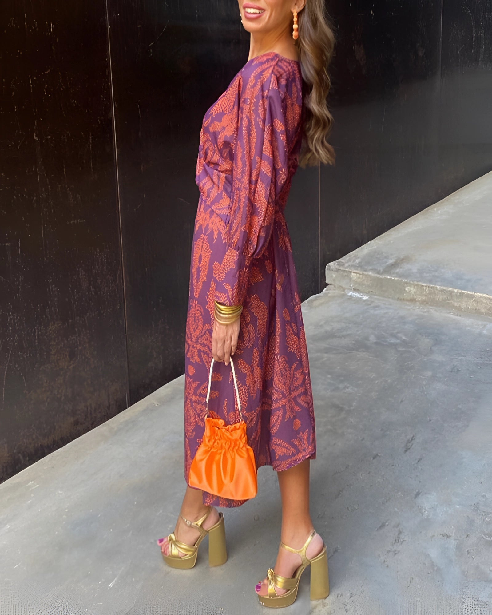 Robe midi pour femme FloralBloom | Col en V, manches longues | Mode d'automne en bleu, vert et rouge