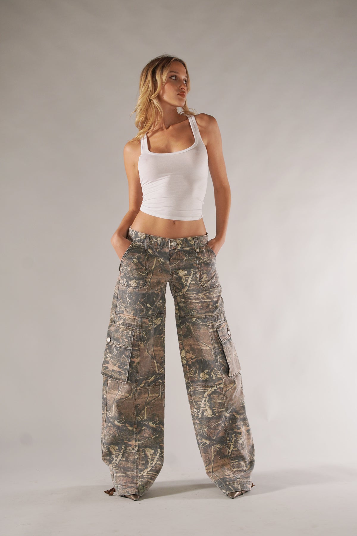 UrbanTrail Unisex Camo Cargo Pants | Versatile | Robust | Comfortable Fit | Outdoor &amp; Leisure