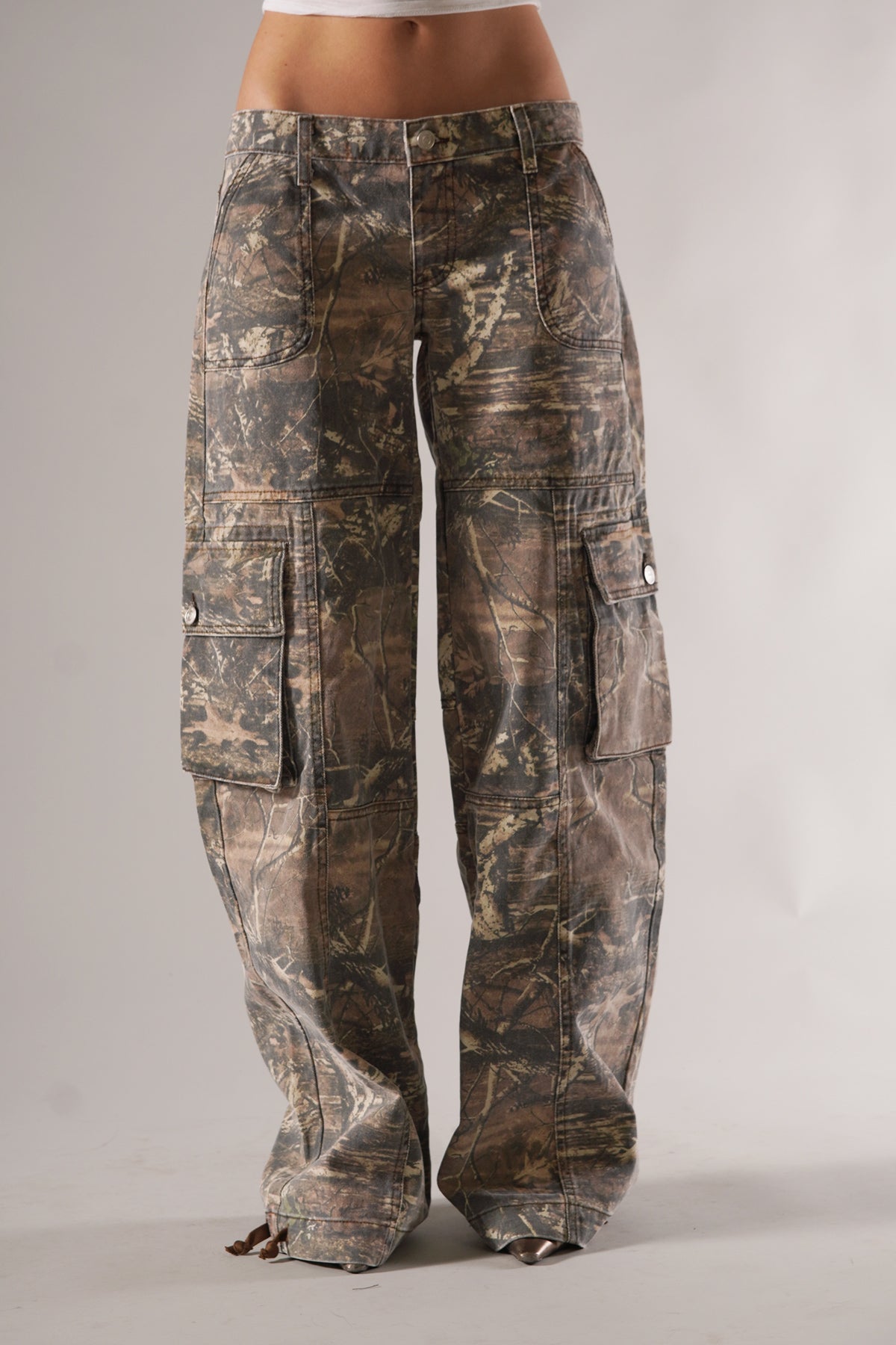 UrbanTrail Unisex Camo Cargo Pants | Versatile | Robust | Comfortable Fit | Outdoor &amp; Leisure