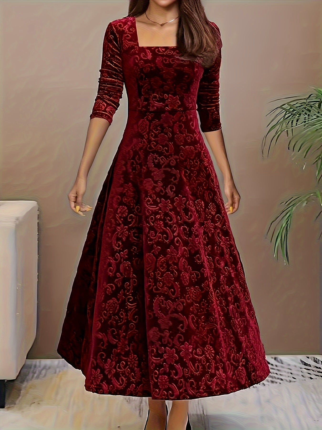 Robe en viscose pour femme VelvetBloom à col carré | Motif floral pour chaque saison