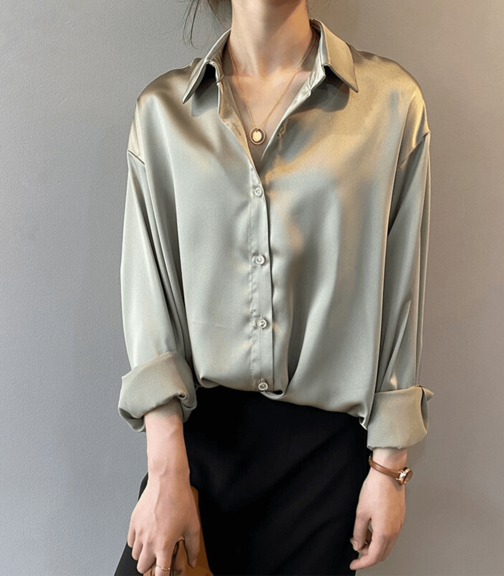 SilkEssence Chemisier élégant en satin de soie | Classique | Boutonné | Parfait pour les tenues d'affaires et de soirée