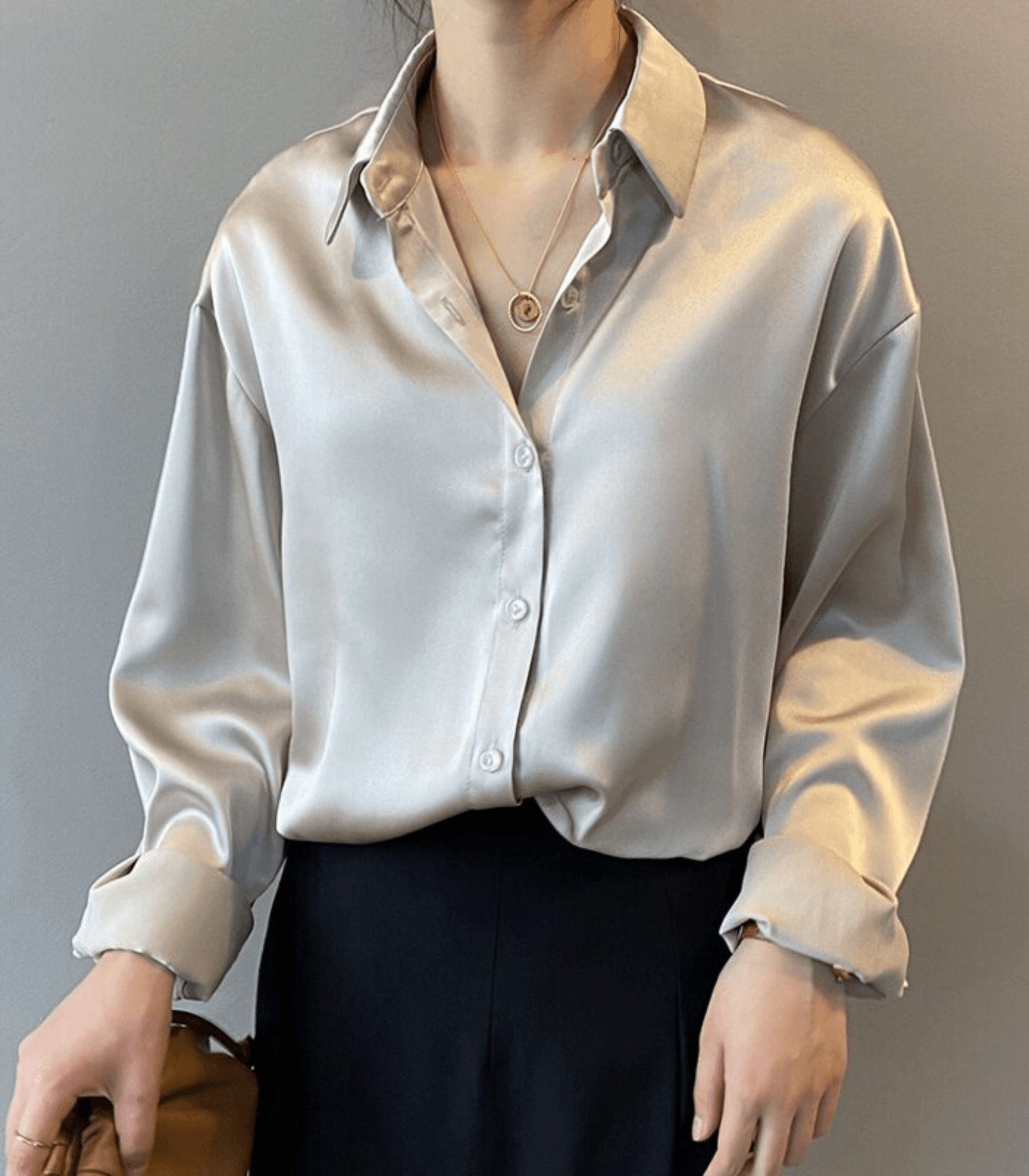 SilkEssence Chemisier élégant en satin de soie | Classique | Boutonné | Parfait pour les tenues d'affaires et de soirée