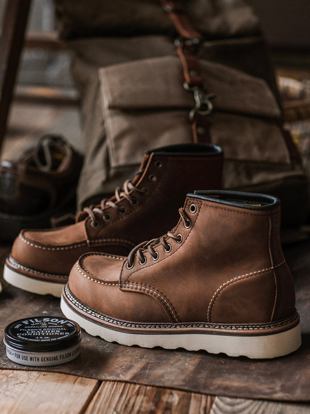 Delyria full-grain leather work boots | Robust moc toe boots for every challenge