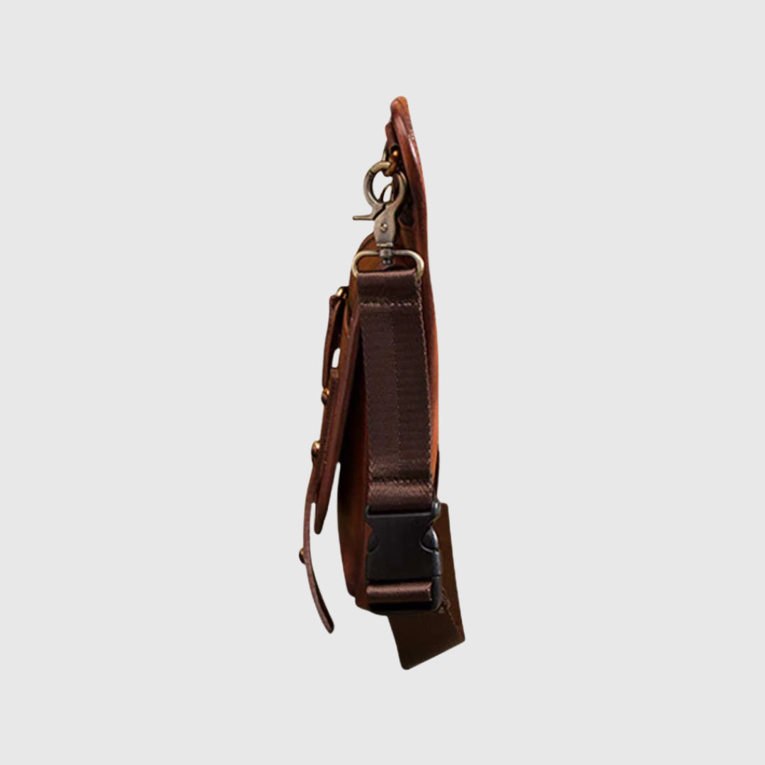 Dominator Leg Bag | Leather bag for motorcyclists | Practical and robust