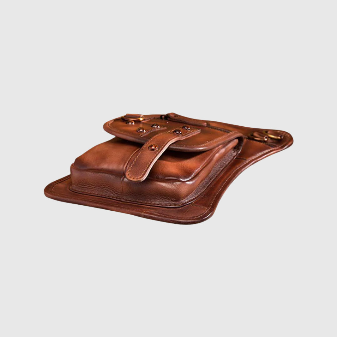 Dominator Leg Bag | Leather bag for motorcyclists | Practical and robust